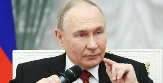 为什么说中国得防着点俄罗斯？说白了，普京已经72岁了，这位掌舵俄罗斯25年的“硬