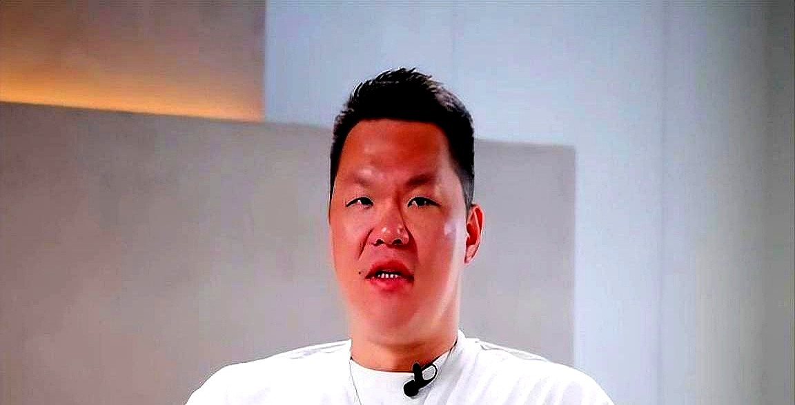 怪不得中国男篮在国际赛上能输给对手二队二三十分朱芳雨前阵子在直播里掏了心窝子，说以前老队员不敢和新人