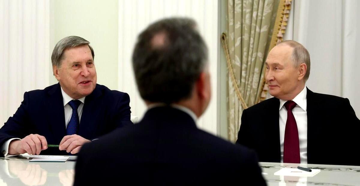 桌子直接掀了。普京把话撂得明明白白：要么你（乌克兰）自己走人，要么我打到