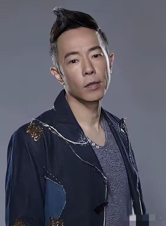 62岁黄贯中，悲痛转发悼念！​​9月4日深夜，歌手黄贯中在微博转发相关悼念动态