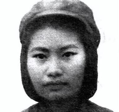 1939年，一名女八路不慎被日军捕获，严刑拷打下，几近丧命。此时一位汉奸突然上前