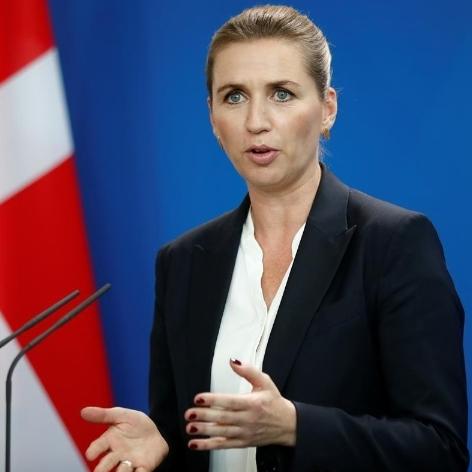 够狠！这才是真正的“掀桌子”。丹麦女首相指着美国鼻子放狠话：敢动格陵兰岛，北