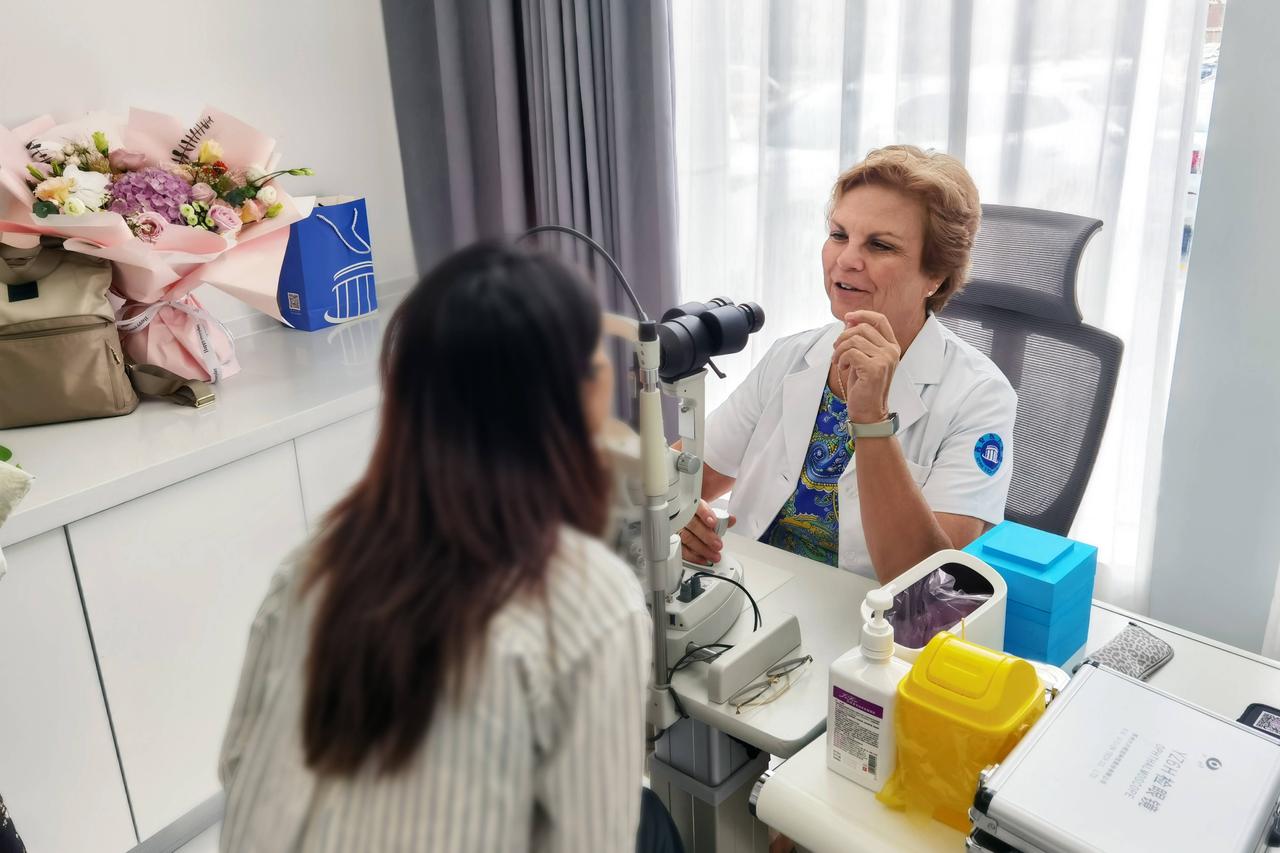 美国到底有没有免费医疗？我们来听一个华人最新分享:他人在美国，刚拍完x光。又肩颈