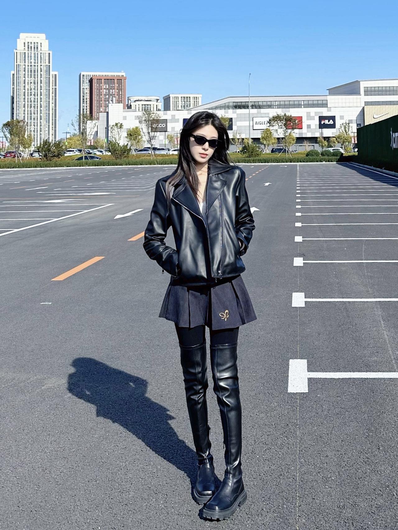 🧥“皮一下”的OOTD|||今天简简单单的一身✨越来越喜欢皮衣的质感我今天穿