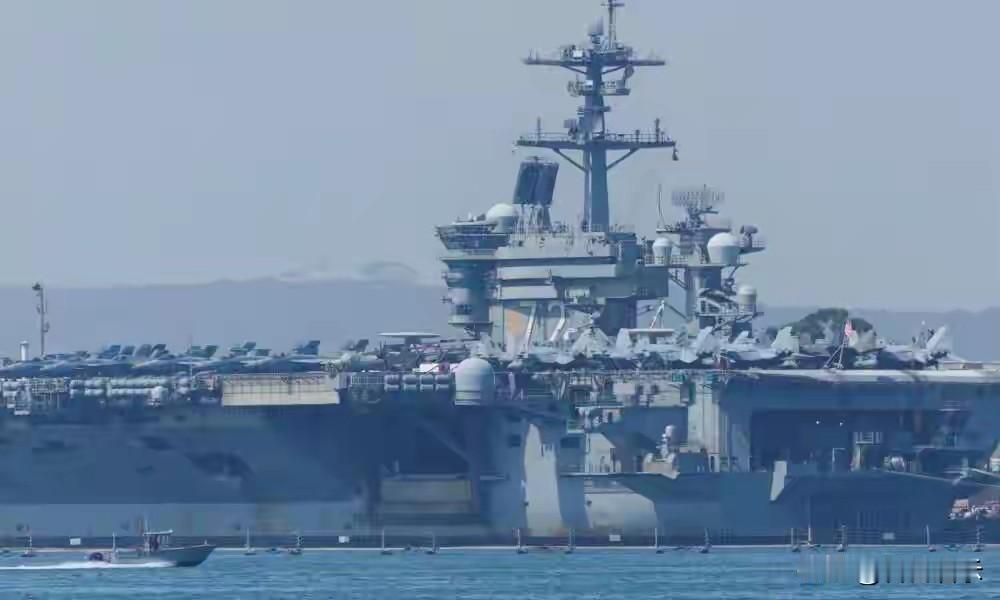 大战一触即发！美军航母抵达兵力增至16000人，俄罗斯果断出手！11月2日，
