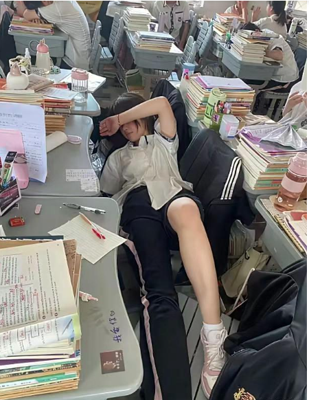 现在高三女生啥精神状态
