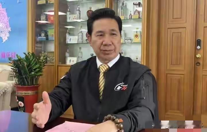 金门县长陈福海，说全金门没人反对直通厦门机场的大桥。就是金门老百姓想要一座直通厦