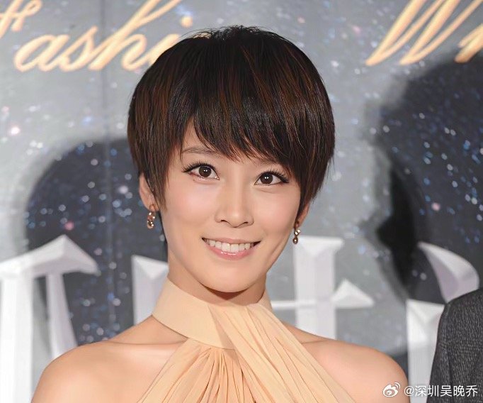 吴京和谢楠，双双发文！3月27日，吴京和谢楠夫妻俩，突然冲上了热搜，原因是俩人突