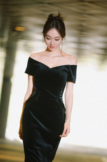 为什么美厨娘姜妍做饭翻车了，一个细节说明一切最近，中餐厅正在热播，客人点了一