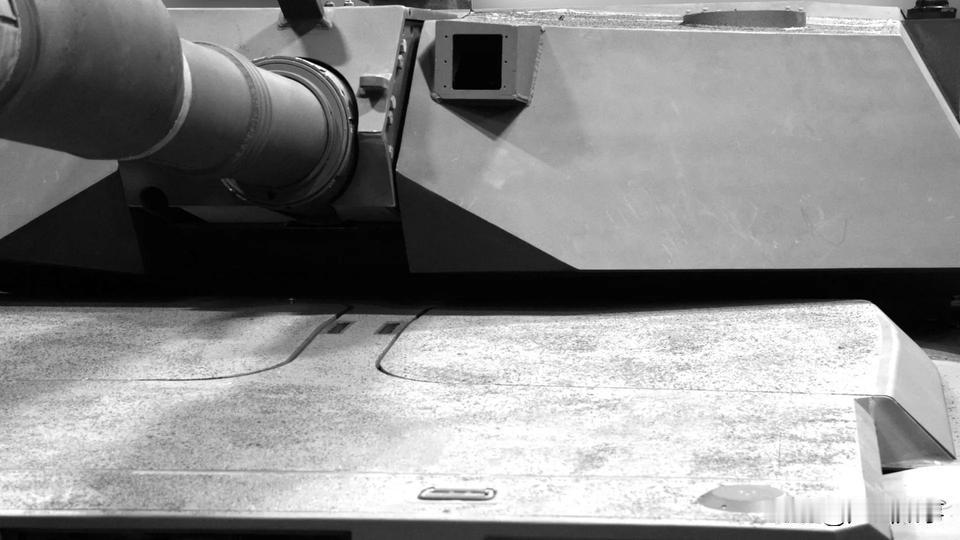 【美国新坦克原型亮相！】美国陆军发布下一代艾布拉姆斯（M1E3