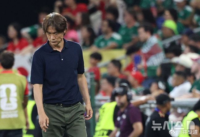 韩国淘汰韩媒破防了韩媒：喊出八强口号的洪明甫号……历经三天“希望折磨”后小组赛出