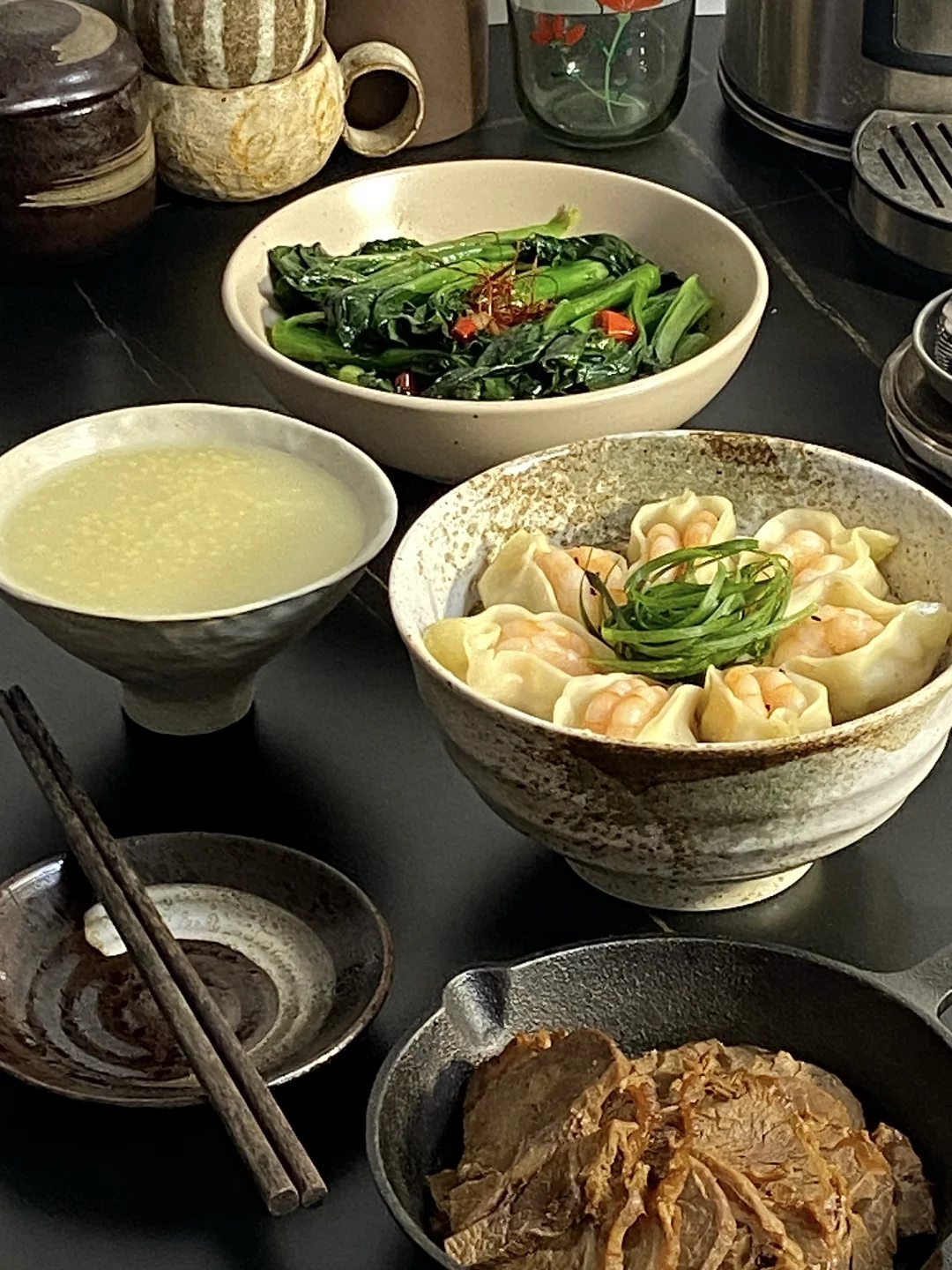 入夏粗茶淡饭📜大虾锅贴 清炒油菜花 酱牛肉