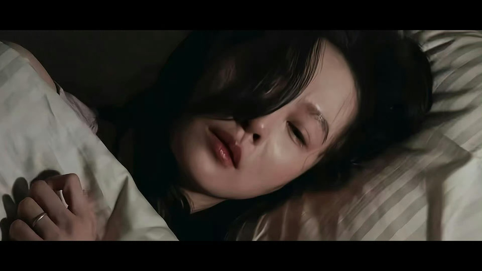 刘诗诗小玉不仅演技受到张艺谋导演认可，惊蛰无声官方摘录9个影评，居然2个都是刘诗