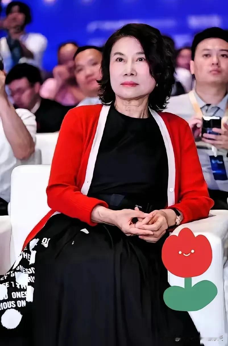 有些人嘴碎了！美的签了，小米签了，海尔签了，唯独董明珠这脾气，直接把全铜管印在