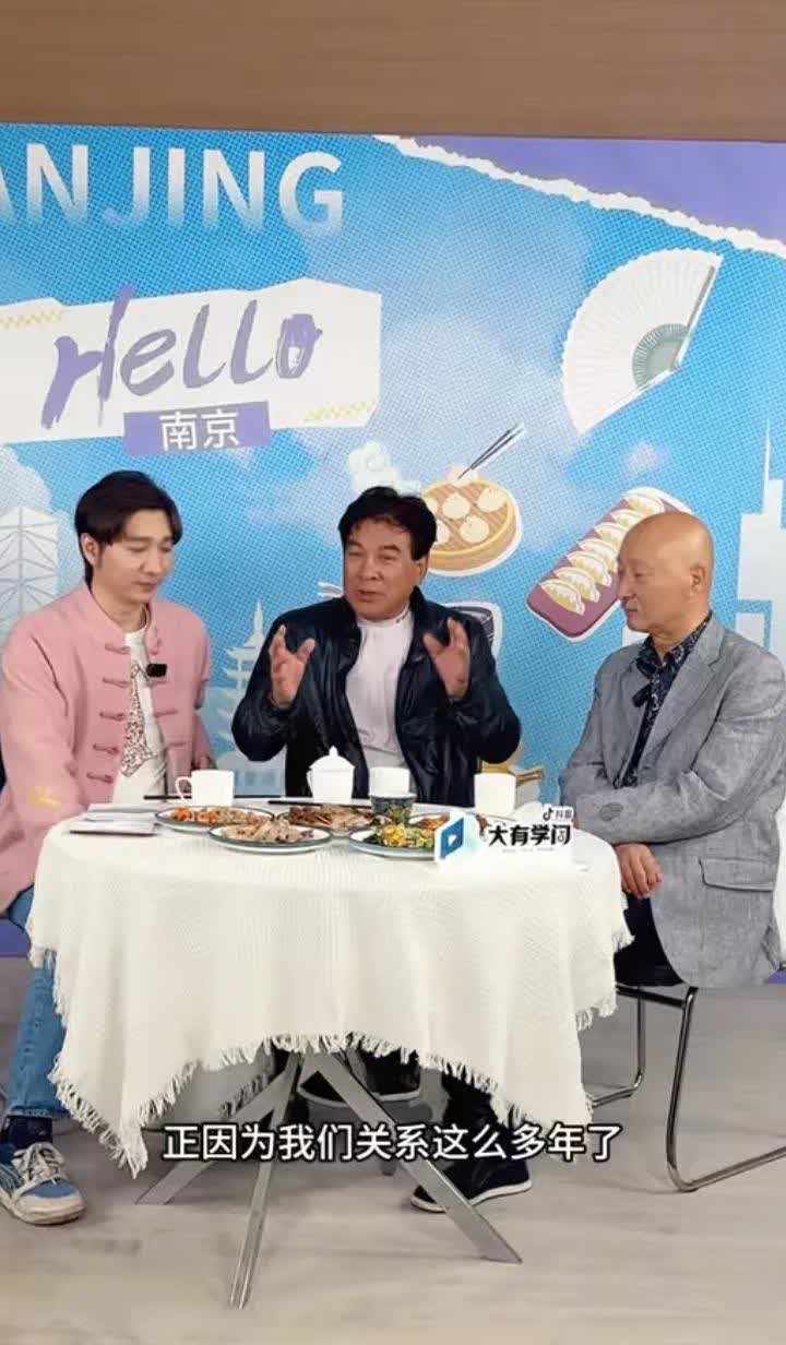 网上总有人说陈佩斯拍戏是为了托举儿子，还说他被儿子“啃老”，这真的太扯了。陈佩斯