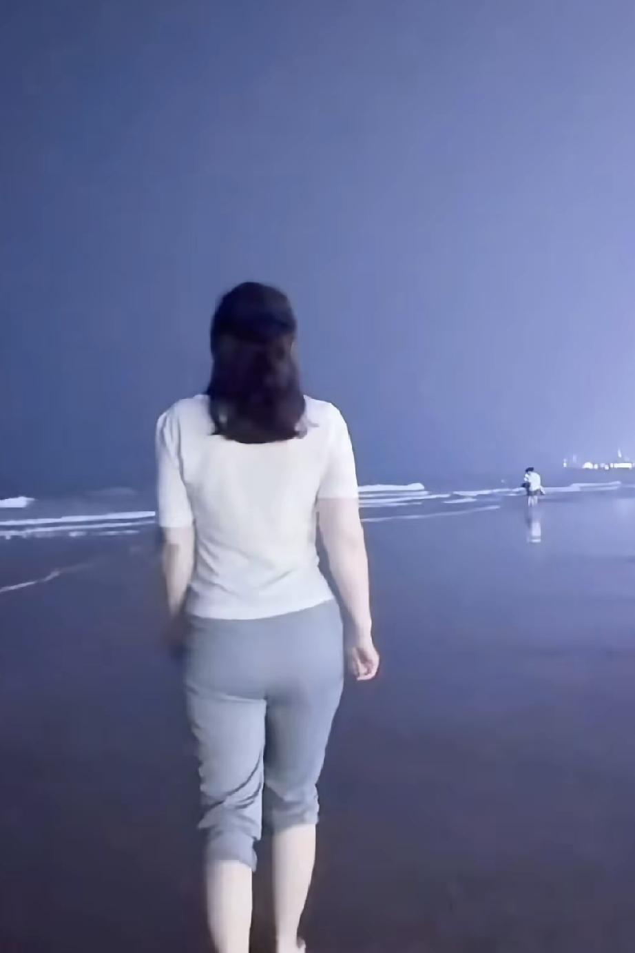 你有没有见过这样的人？航班延误，别人焦躁抱怨，他从容拿出书翻两页；项目黄