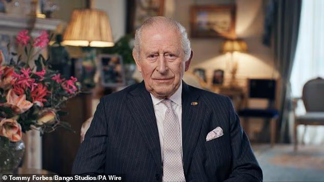 英国国王查尔斯三世传来好消息，他透露由于治疗效果良好，新年伊始将大幅缩减癌症治疗