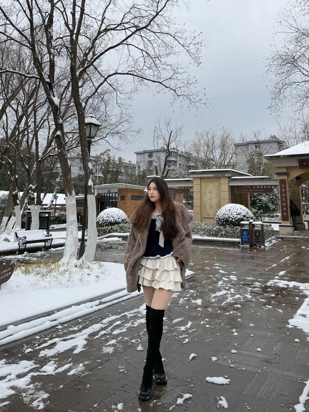 女孩子穿衣服搭配店铺推荐一下