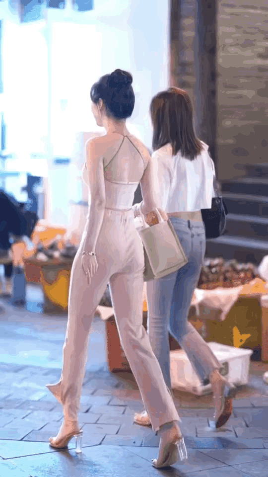 小姐姐这身材，好羡慕啊[爱心][爱心][爱心]