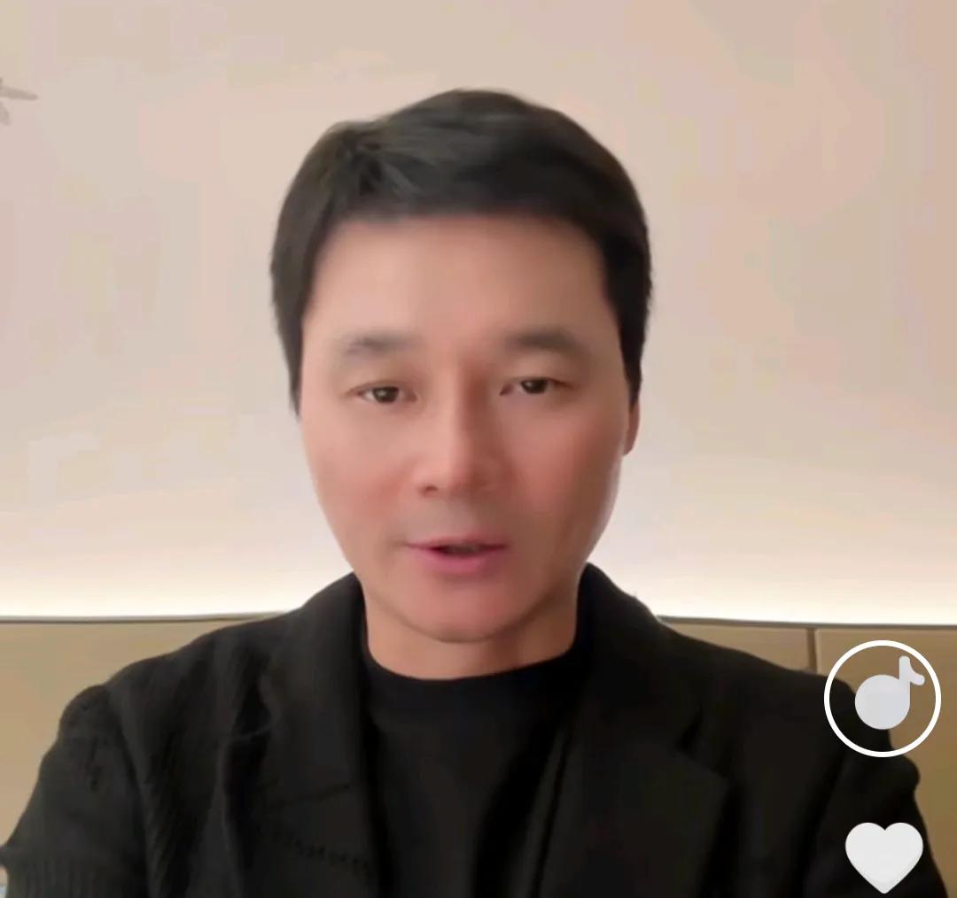 前国脚李毅表示，邵佳一相比国足前几个外籍教练有一个很重要的优势。在国足击败世界