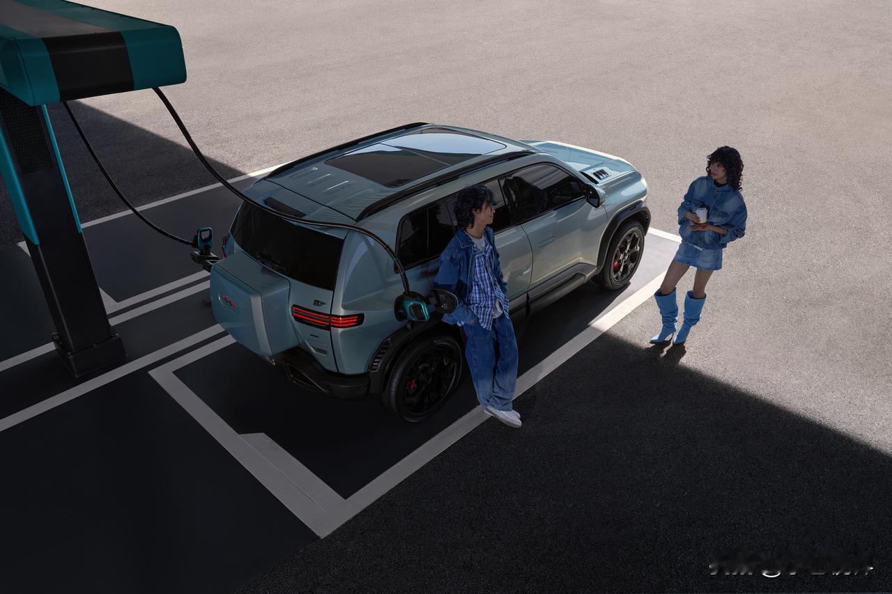 15.38万起！方程豹钛3闪充版成最值得买的A级纯电精品车3月13日，比亚迪