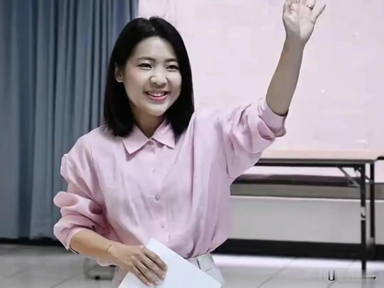 蓝委私下聚餐，给蓝白合埋下不小的隐患！罗智强、徐巧芯这些蓝营立委私下跟民众党邱臣