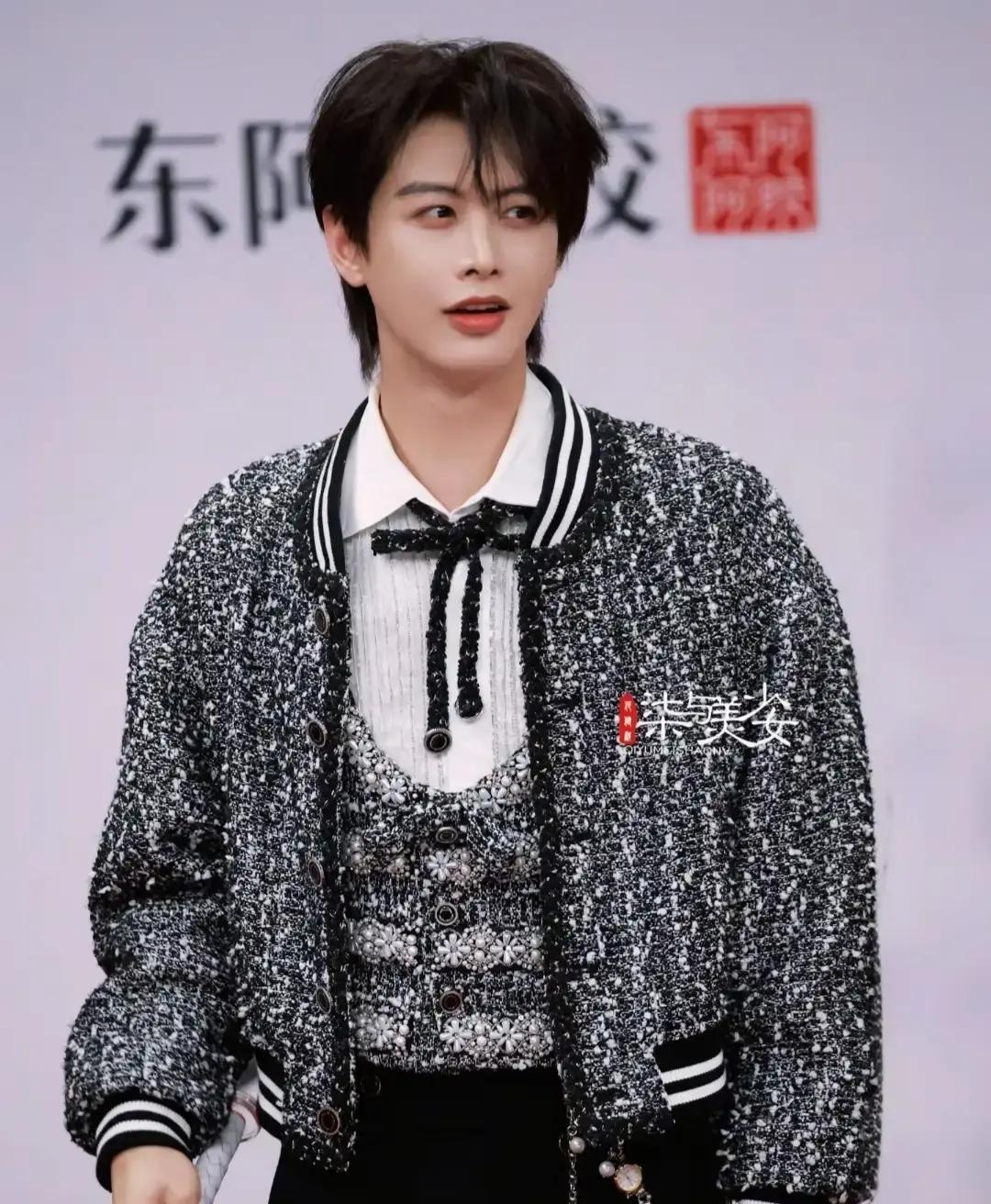 竖屏短剧正吞掉传统影视的蛋糕，今年市场规模要冲700亿！何健麒用《迎凤归》一把