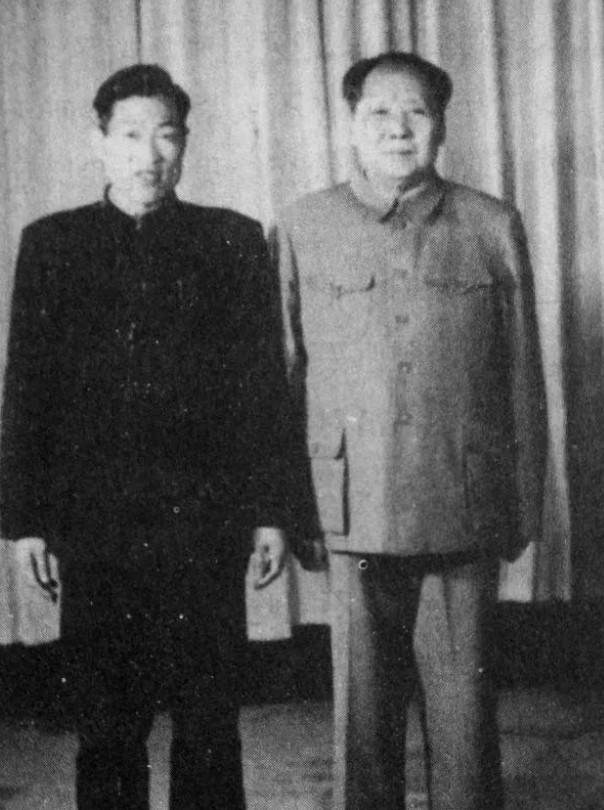 1964年的一天，毛主席坐车出去办事，发现司机换了个人，就问卫士周福明：“朱师傅