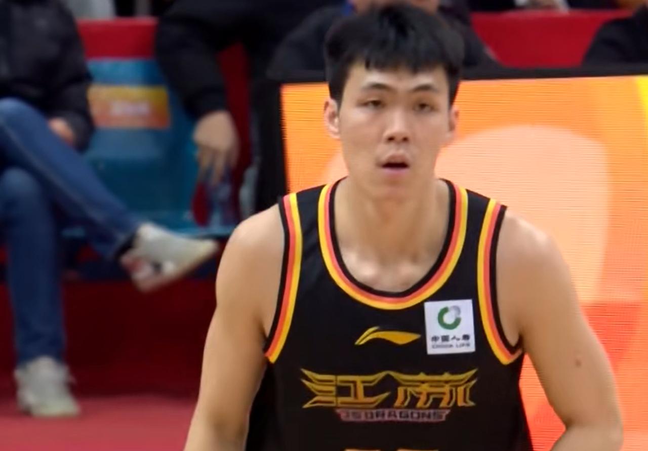 庞峥麟收获满满！昨晚江苏队和广东队的比赛，虽然最终江苏队没能赢下比赛，以92-