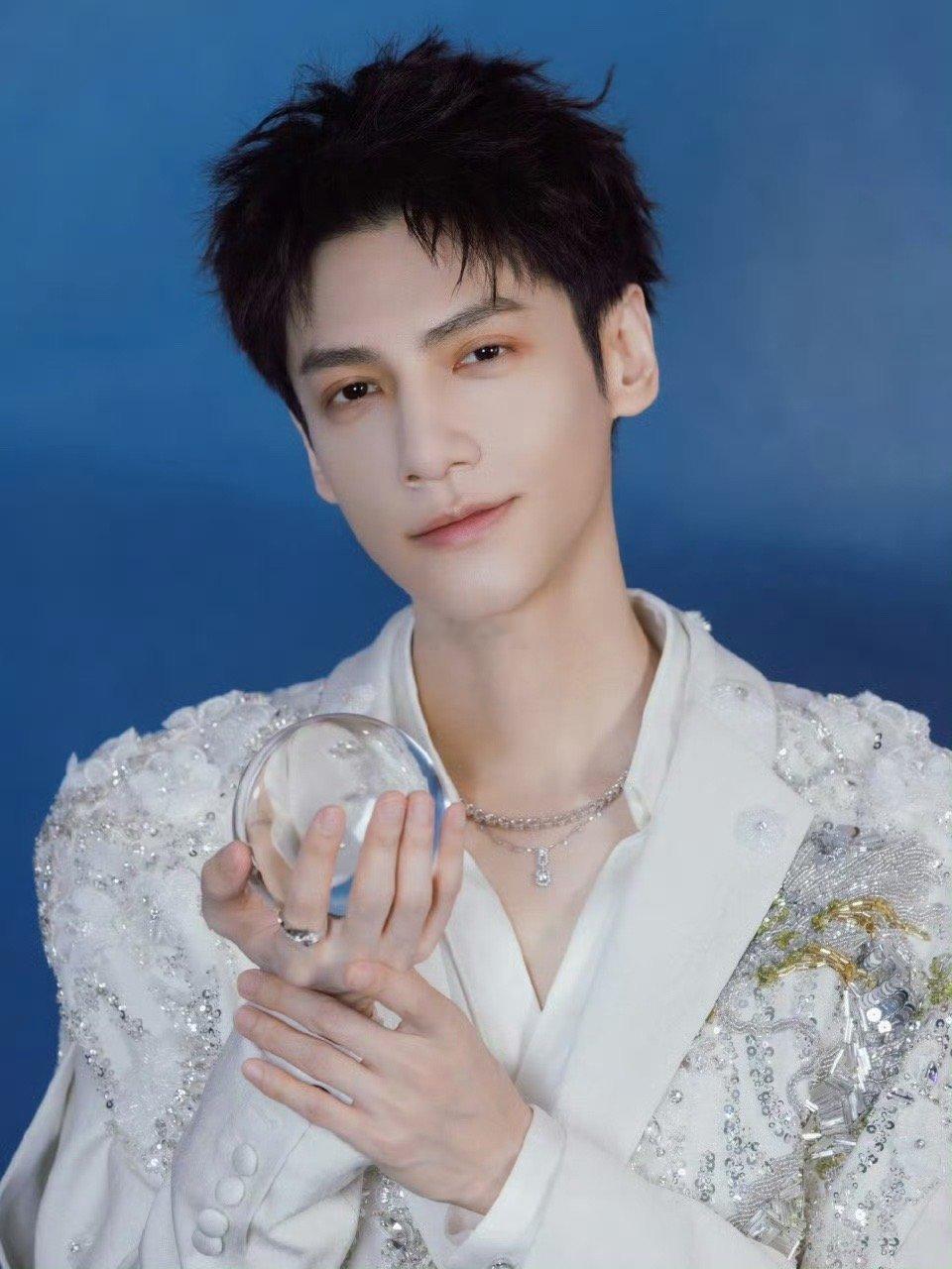 终于等到罗云熙的唐俪辞售后水龙吟剧集演唱会不仅是一场演出，更是一次情感的回溯。