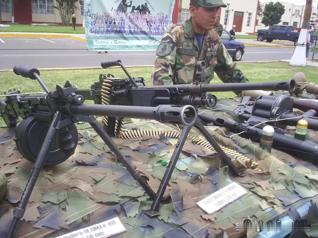 残酷的战场绞肉机———Ultimax100轻机枪