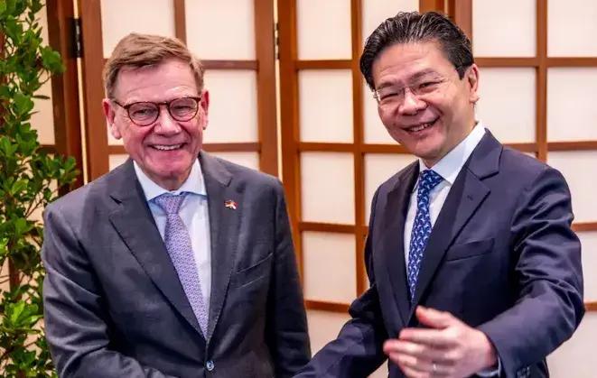 德国外长瓦德富尔访问新加坡，新加坡总理黄循财终于等到了志同道合的伙伴。德国外长瓦