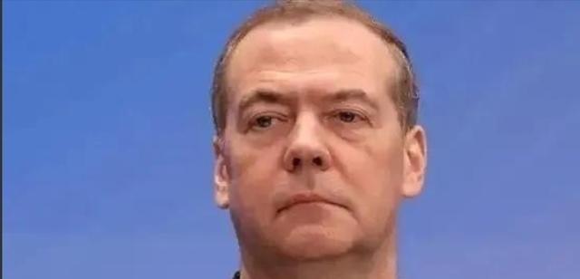 我国的004核航母真要“泡汤”了？美媒称技术受限不急建造，背后真实情况到底如何
