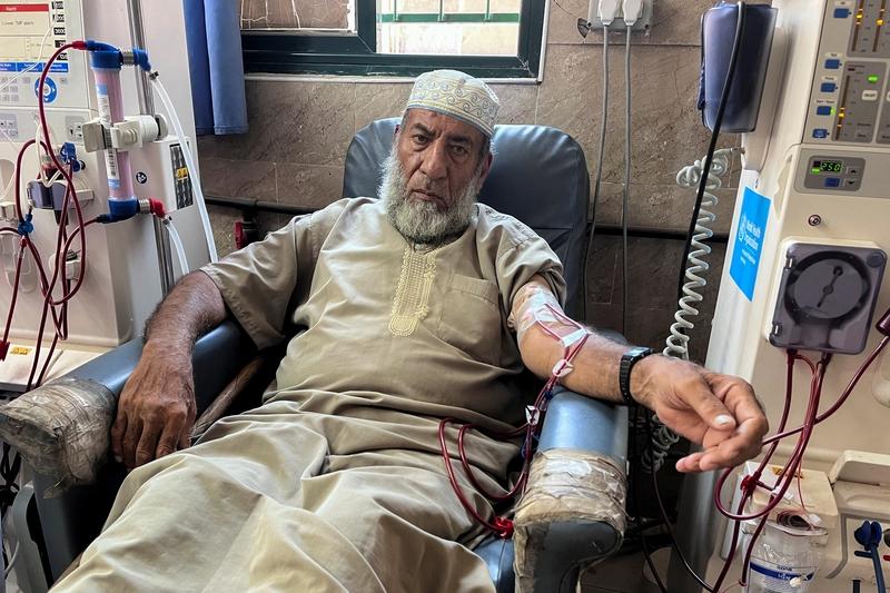 慢性肾病患者是否要长期透析，得看具体情况。要是急性肾衰竭，病情好转后就不用长期透