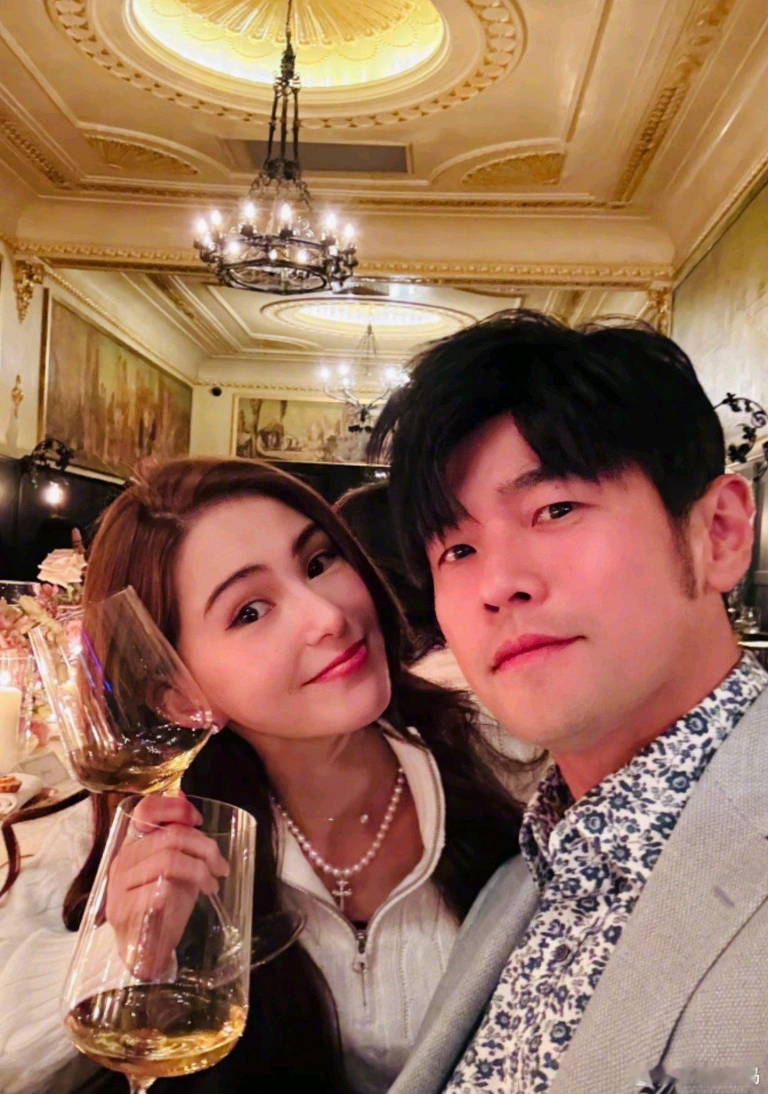 周杰伦发抖音给昆凌庆生，真夫妻好甜cr.周同学周杰伦晒给昆凌庆生照