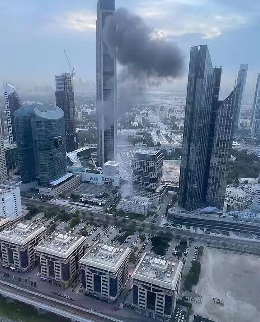 从警告到行动：伊朗袭击两大痛点​​昨夜，一架伊朗无人机袭击了迪拜国际金融中心区