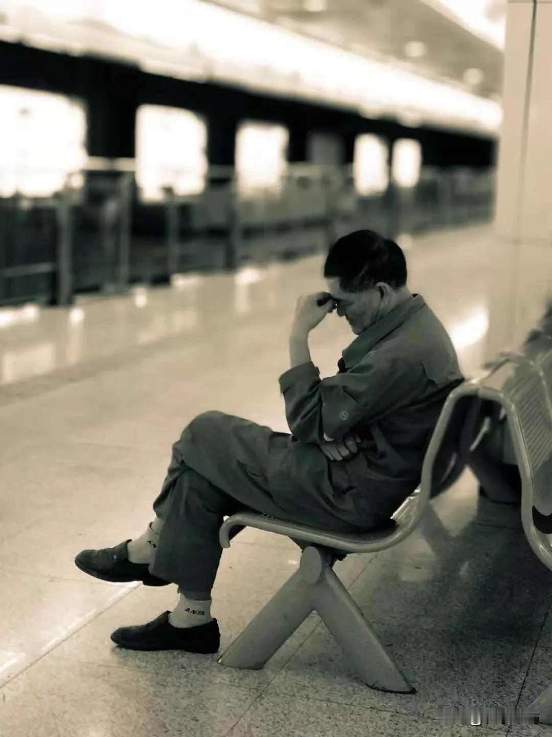 堂弟请教我，他新近领了结婚证的二婚老伴是否会长久——他与新老伴共同全款买了一套