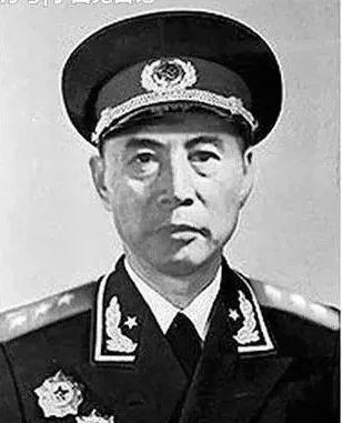 获得三枚一级勋章到底有多难？开国上将中十人未获，其中三位为起义将领，你知道他们是