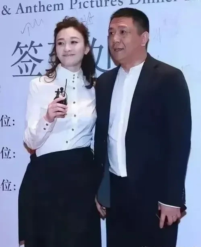 原来如此！一路繁花，老板娘是李小冉！怪不得摆这么大谱，又爱挂脸！原来是自家节