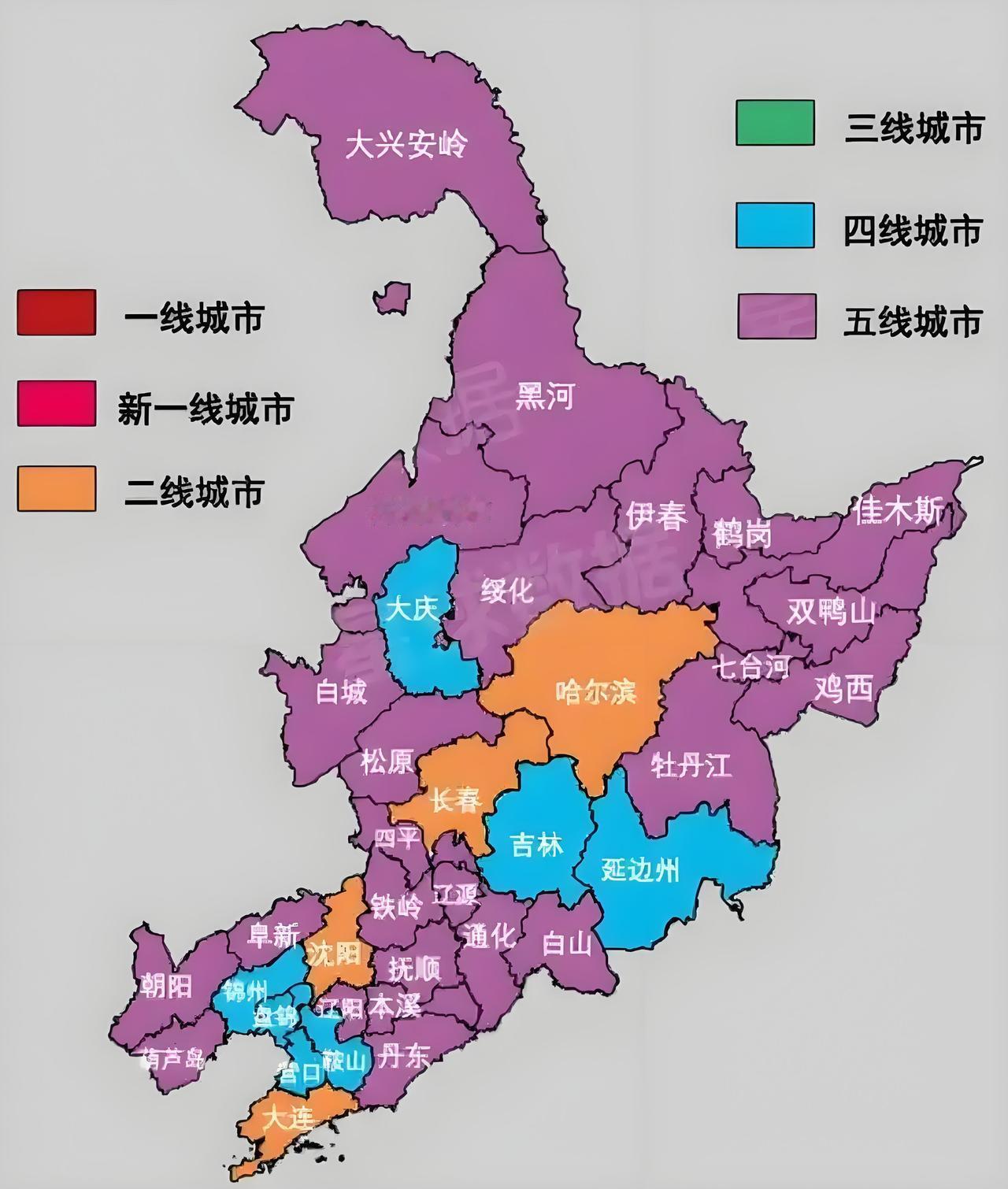 东北三省人口流失是多重因素导致的。从产业上看，东北是老工业基地，长期依赖重工业，