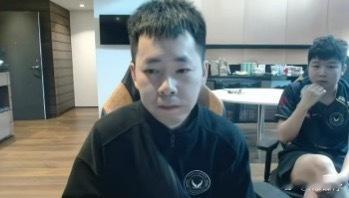 查理斯：你不知道吗？XG选人的时候没有下面八，镜头里出现的是Maps，听说下