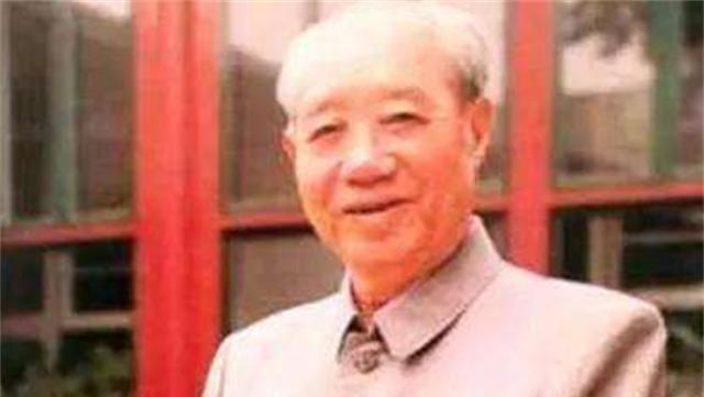 1994年6月14日至15日，已经73岁高龄、退休多年闲赋在家的华国锋同志携夫人