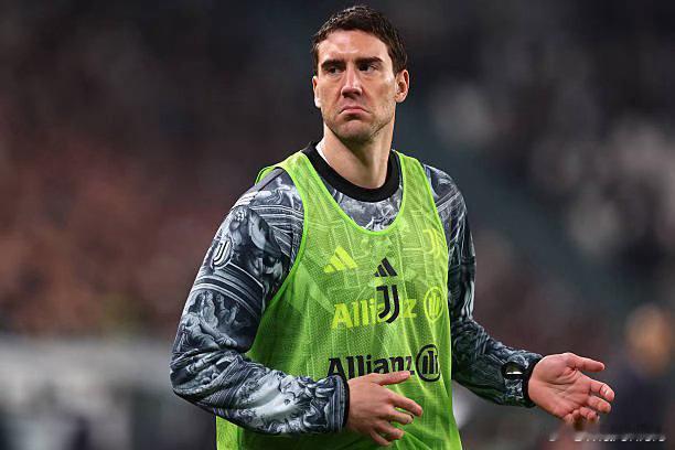 斯基拉：弗拉霍维奇的续约谈判被搁置，谈判因双方对于薪资的分歧而陷入僵局。尽管困难