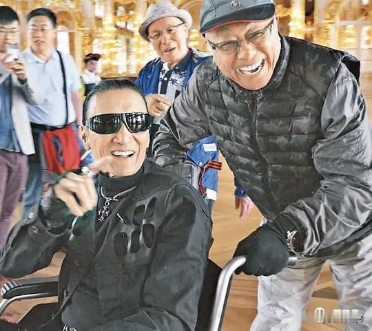 2015年，79岁谢贤和80岁曾江打架视频上了热搜。TVB老年真人秀《4个小生去