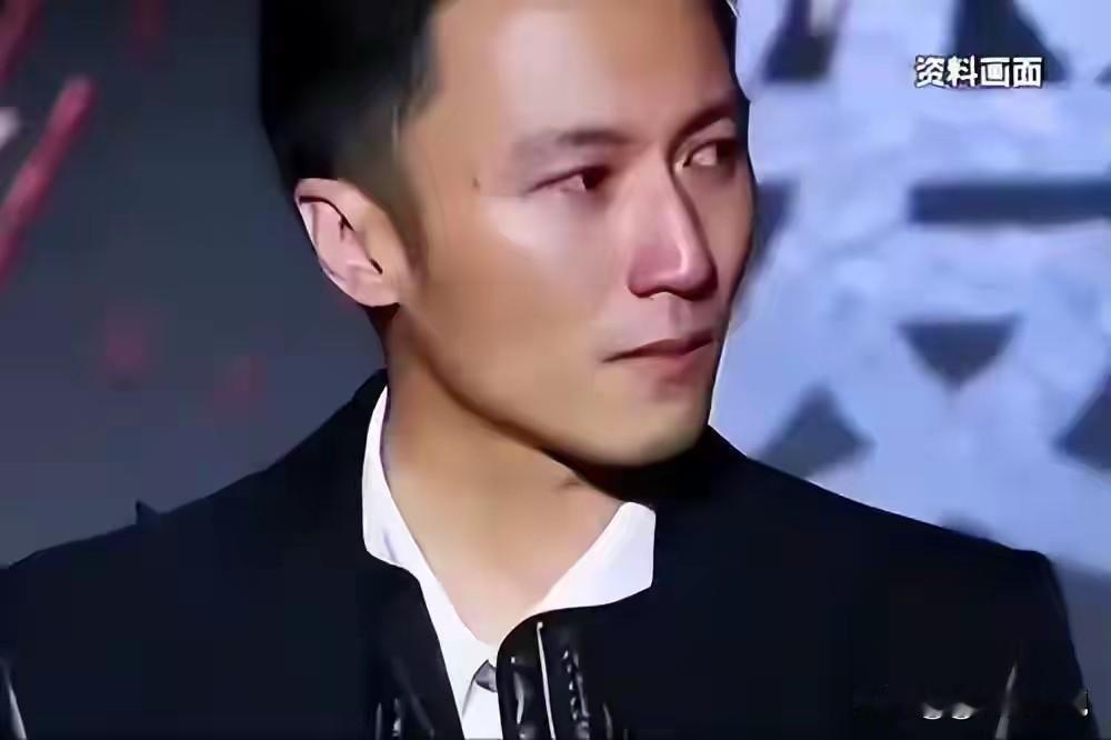 谢霆锋为什么始终觉得：王菲比张柏芝更适合自己？全网一直有个解不开的疑惑：论颜值、年轻、付出、陪伴，张