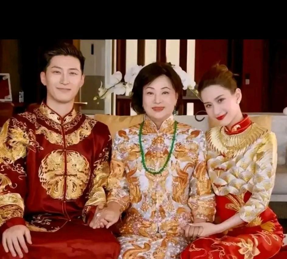 何超莲既然害怕凤凰男，为什么不嫁个门当户对的豪门？网友在我评论区说，不是她