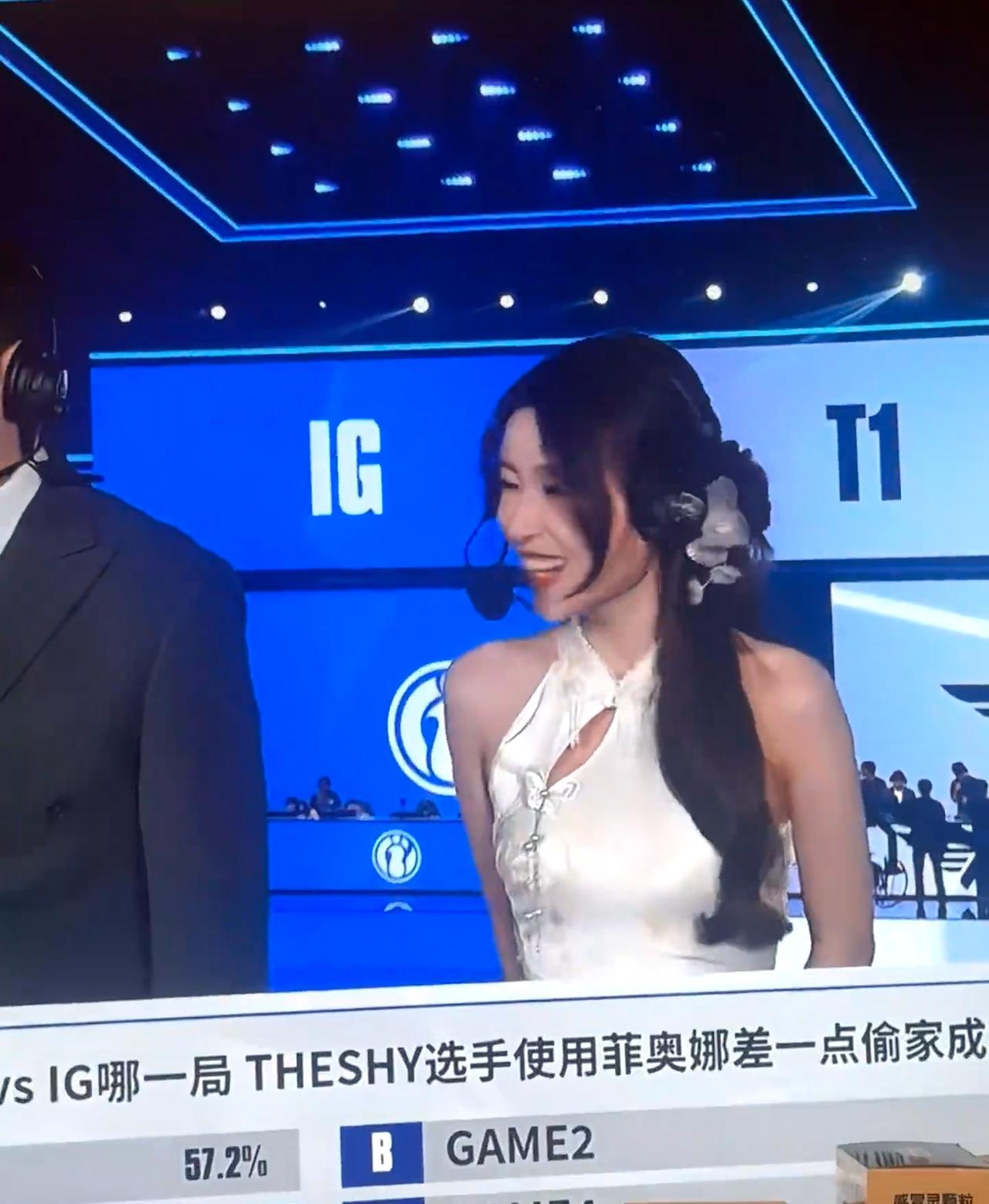 这个解说是谁呀好漂亮。rita，已经很多年了，同期还有希然，，瞳夕，余霜，夏