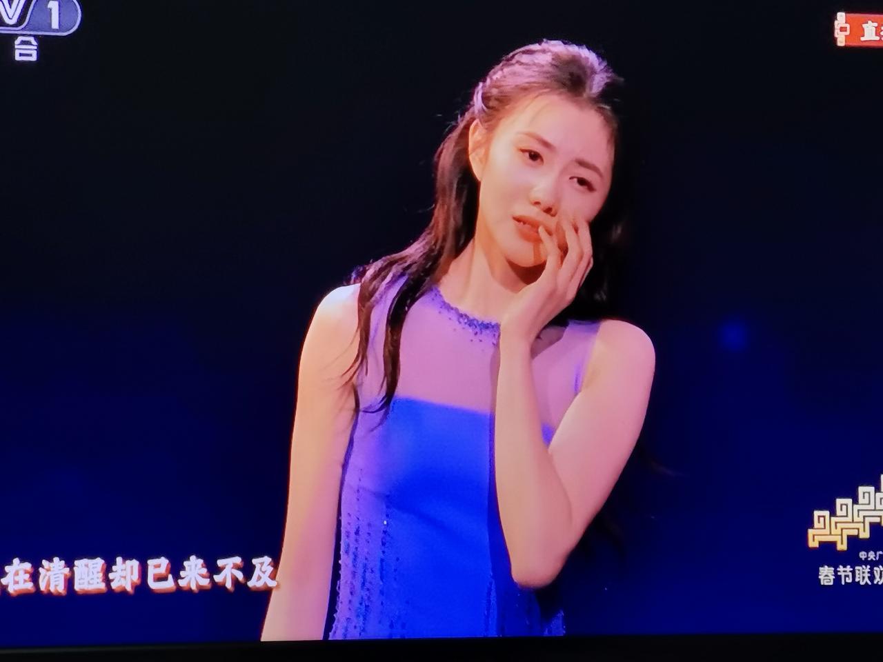 春晚有史以来最美的舞蹈演员被我发现了！这个姑娘真的好漂亮啊，让人看了就挪不开眼睛