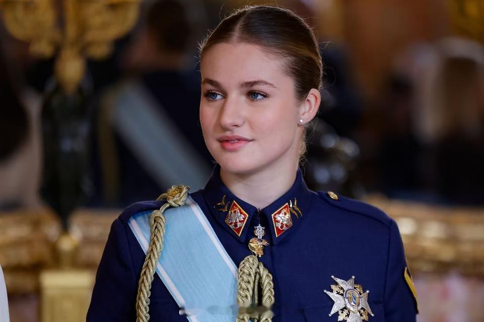 文字消息一则~莱昂诺尔公主纪念币+1，为纪念阿斯图里亚斯公主完成三军训练，BOE