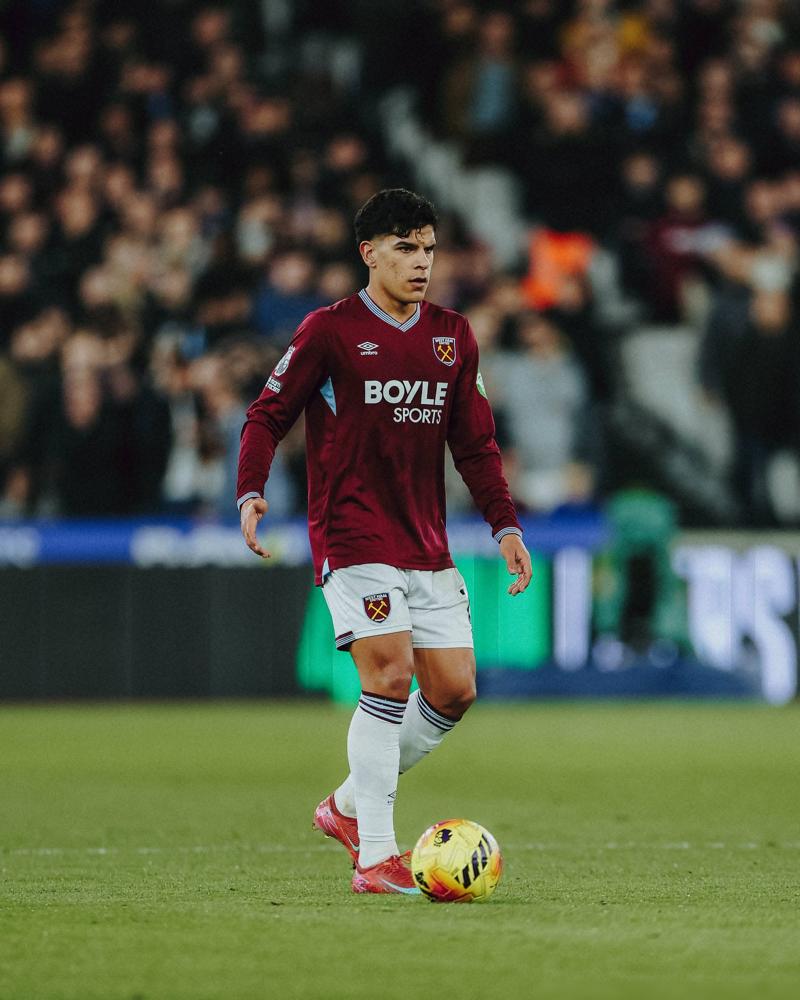 很多人还在嘲笑曼联买不到托纳利，却没看清拉爵正在亲手撕掉贴在红魔身上十年的“冤大